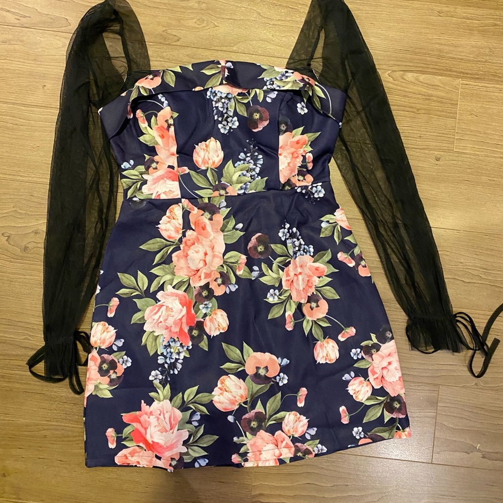 Cute dress sheer sleeve